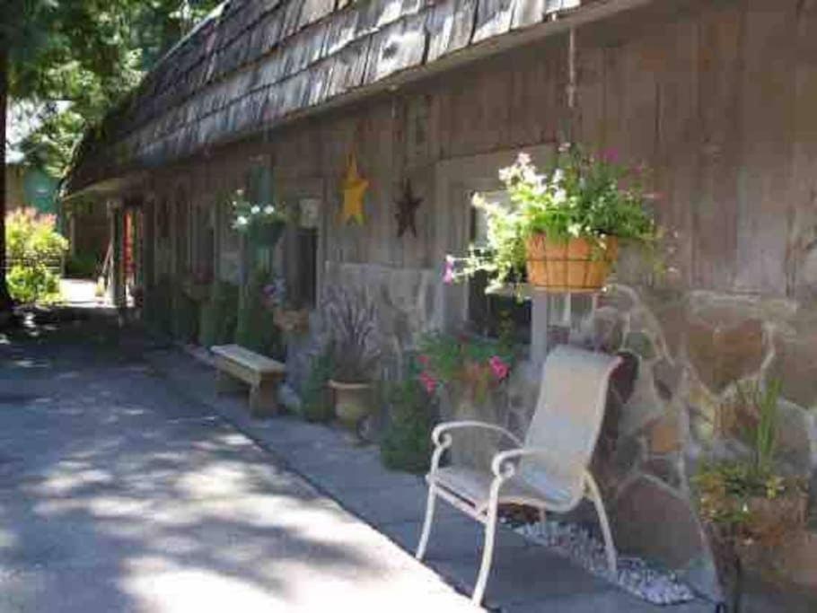 Motel Room With Kitchenette At Base Of Mt Hood Mount Hood Village Bagian luar foto